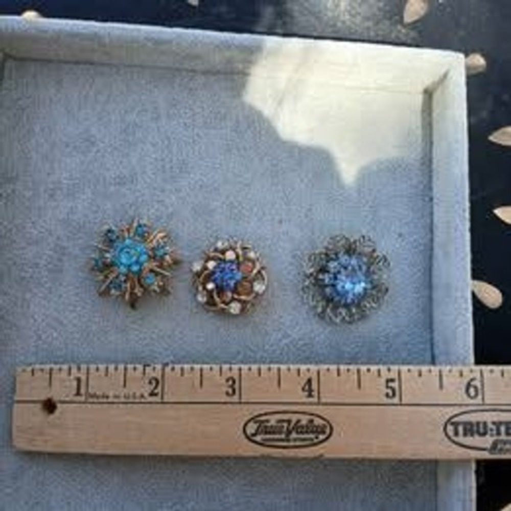Vintage Brooch Lot Blue Gold Silver Tone Rhinestone Floral Snowflake Scatter - Picture 5 of 9